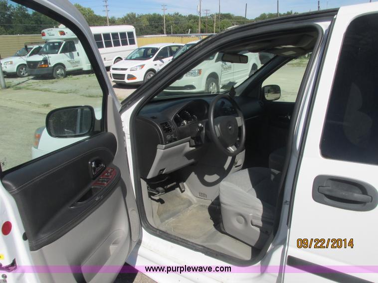 image for item J2460 2008 Chevrolet Uplander Cargo Braun van