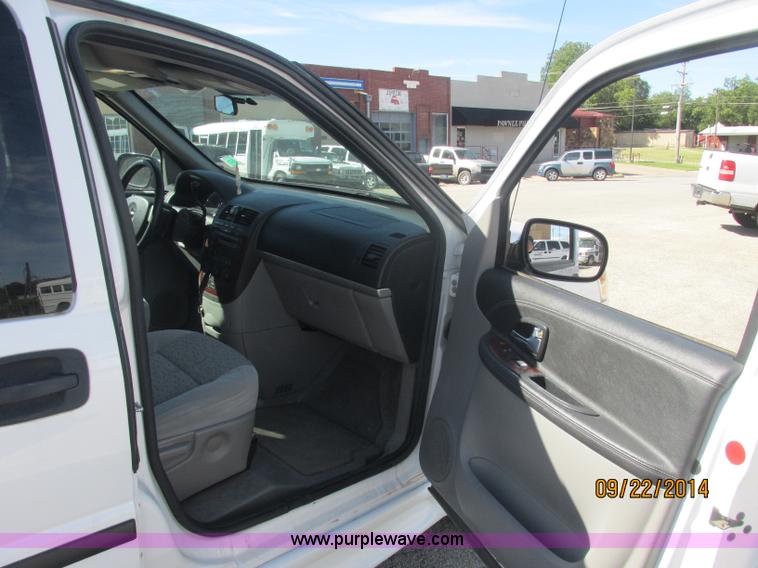 image for item J2460 2008 Chevrolet Uplander Cargo Braun van