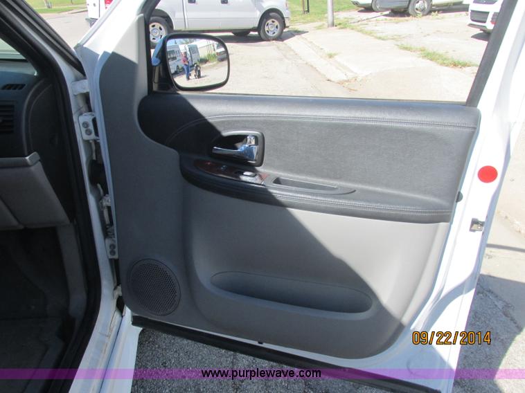 image for item J2460 2008 Chevrolet Uplander Cargo Braun van