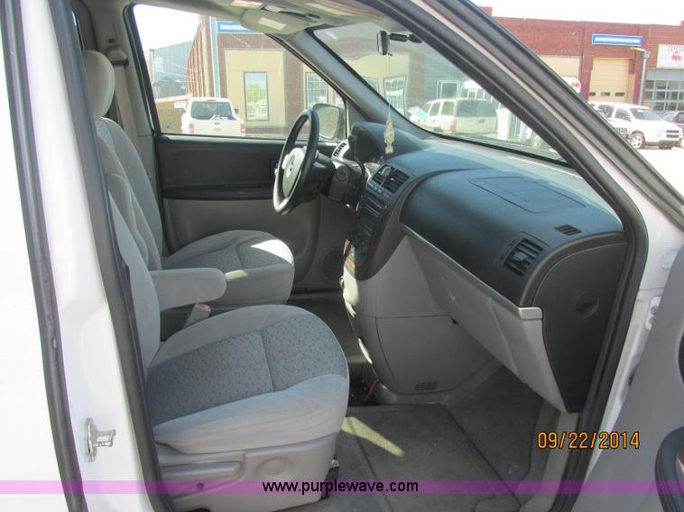 image for item J2460 2008 Chevrolet Uplander Cargo Braun van