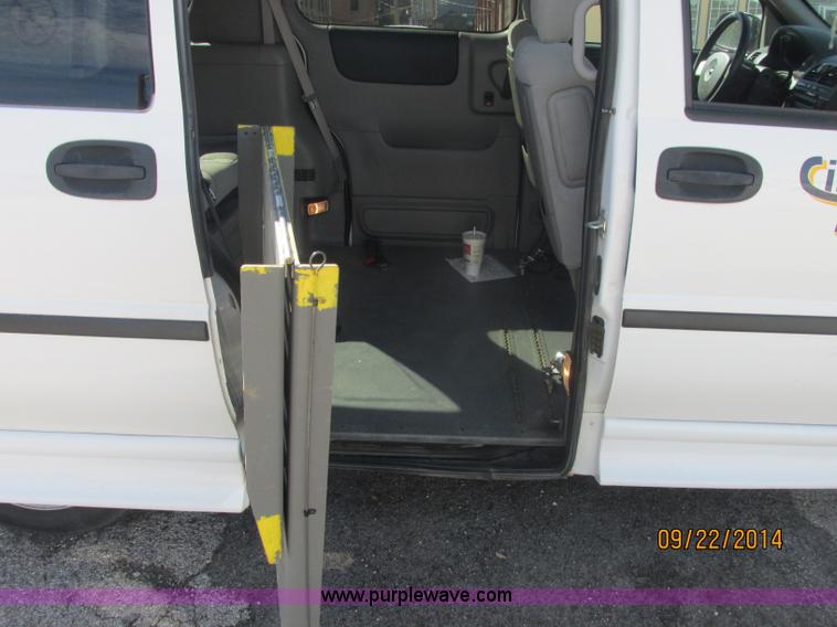 image for item J2460 2008 Chevrolet Uplander Cargo Braun van