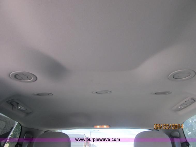 image for item J2460 2008 Chevrolet Uplander Cargo Braun van