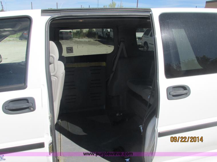 image for item J2460 2008 Chevrolet Uplander Cargo Braun van