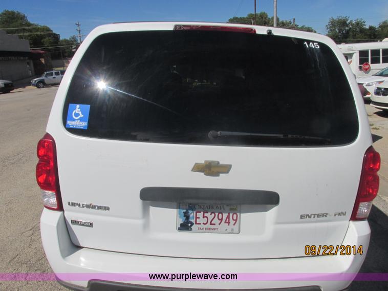 image for item J2460 2008 Chevrolet Uplander Cargo Braun van