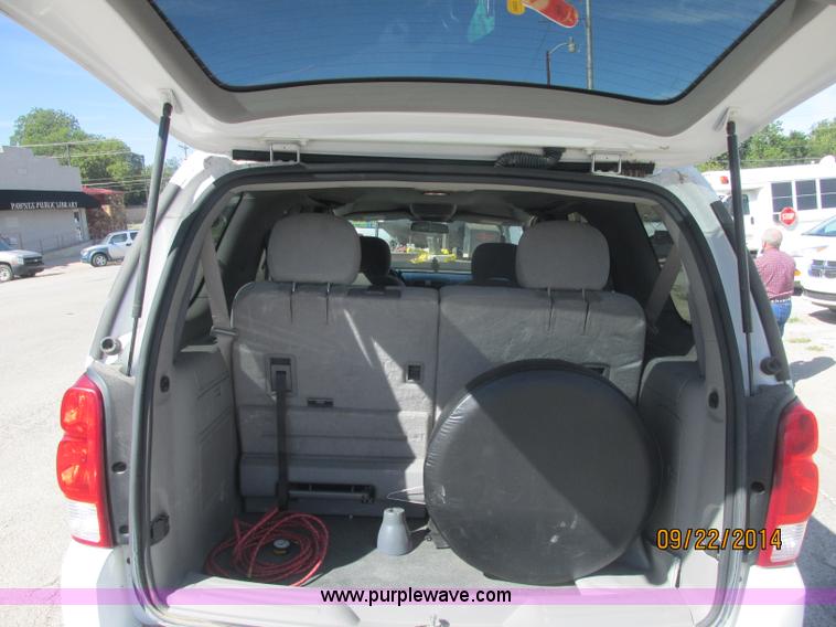 image for item J2460 2008 Chevrolet Uplander Cargo Braun van