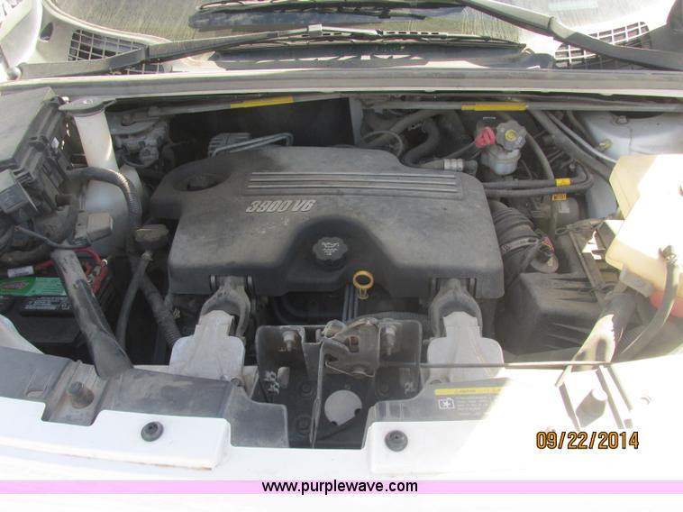 image for item J2460 2008 Chevrolet Uplander Cargo Braun van