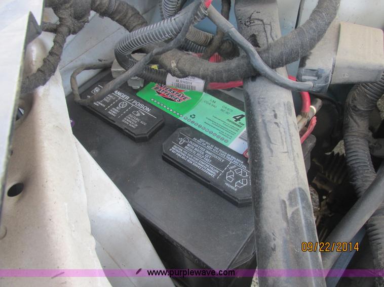 image for item J2460 2008 Chevrolet Uplander Cargo Braun van