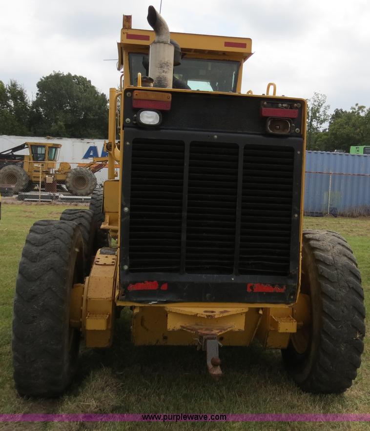 image for item B4820 2001 John Deere 770CH articulated motor grader