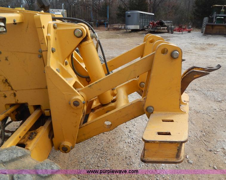 image for item B4820 2001 John Deere 770CH articulated motor grader