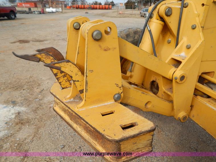 image for item B4820 2001 John Deere 770CH articulated motor grader