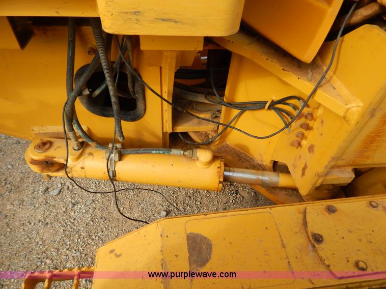 image for item B4820 2001 John Deere 770CH articulated motor grader