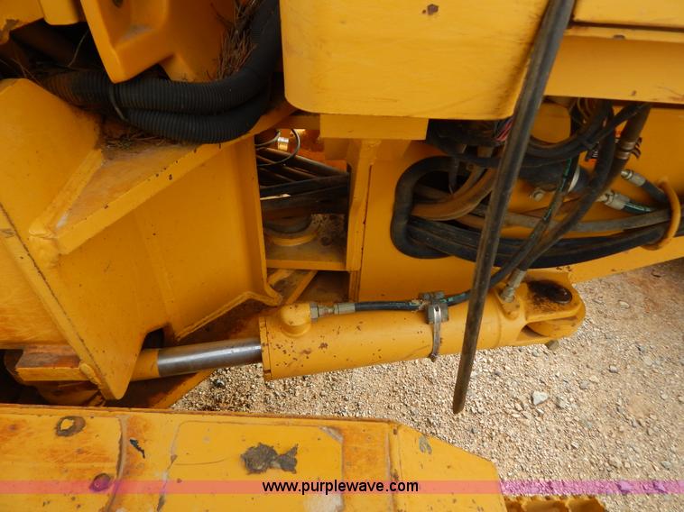 image for item B4820 2001 John Deere 770CH articulated motor grader