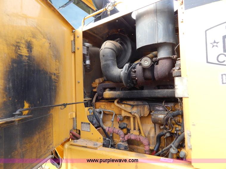 image for item B4820 2001 John Deere 770CH articulated motor grader