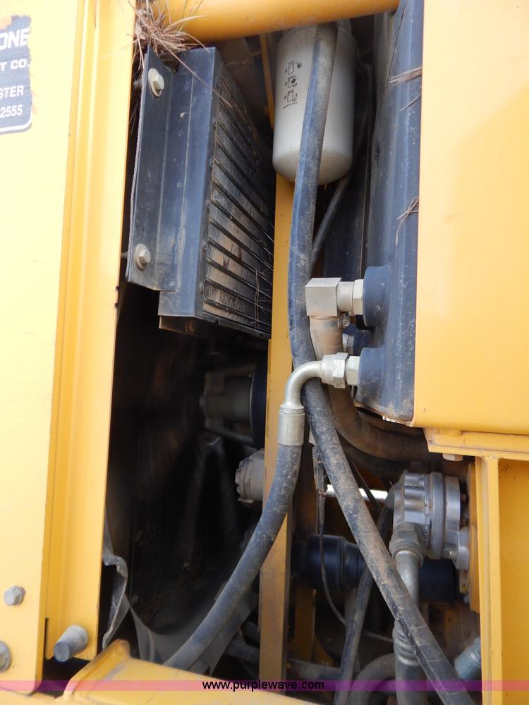 image for item B4820 2001 John Deere 770CH articulated motor grader