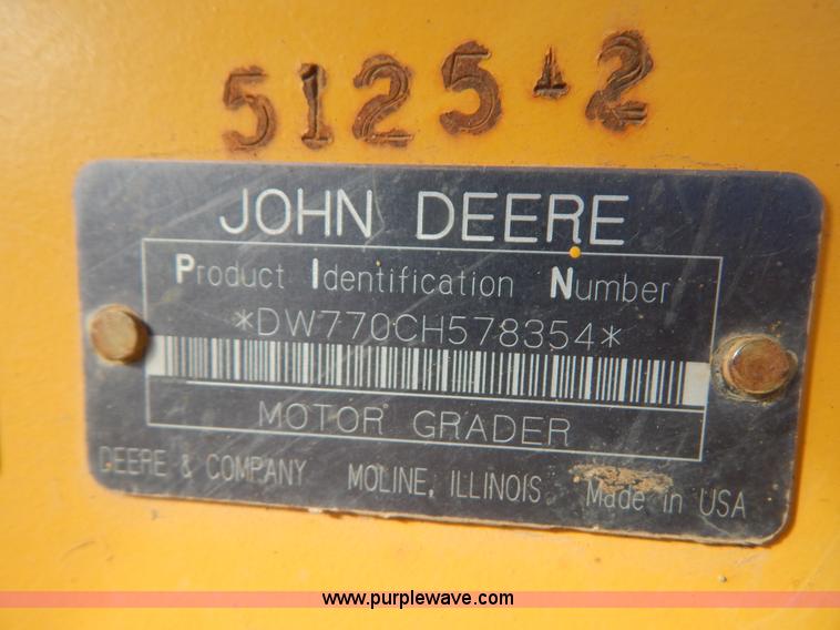 image for item B4820 2001 John Deere 770CH articulated motor grader