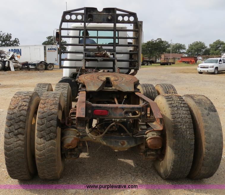 image for item B4821 1989 Mack R690ST semi truck