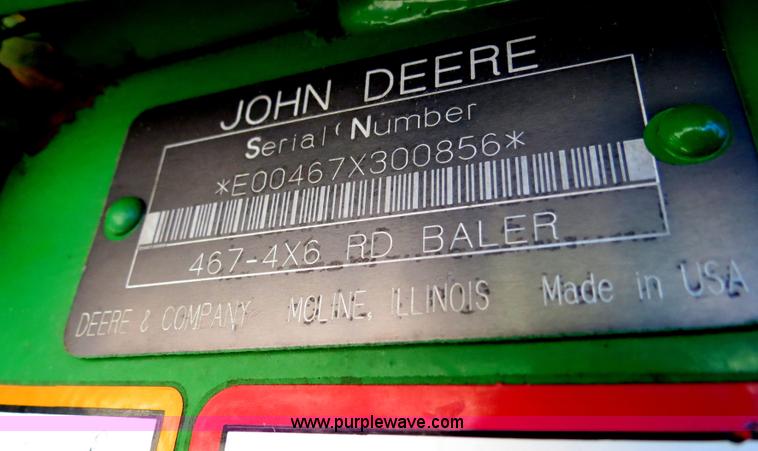 image for item B4822 2004 John Deere 467 round baler