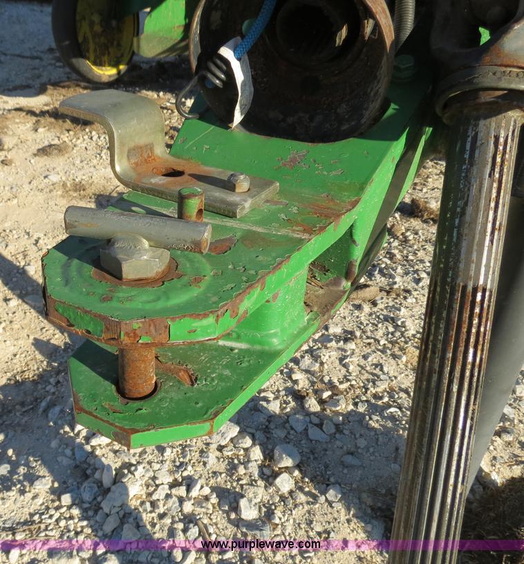 image for item B4822 2004 John Deere 467 round baler