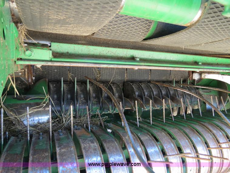 image for item B4822 2004 John Deere 467 round baler