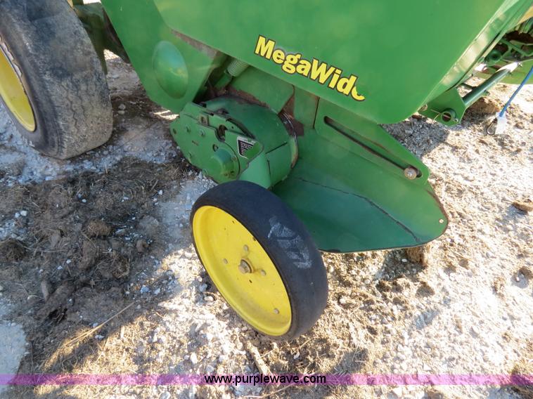 image for item B4822 2004 John Deere 467 round baler