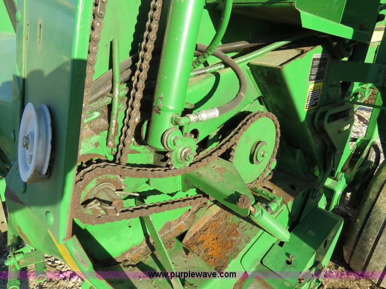 image for item B4822 2004 John Deere 467 round baler