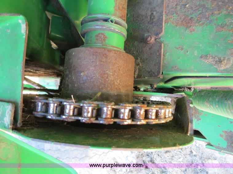 image for item B4822 2004 John Deere 467 round baler