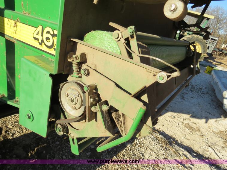 image for item B4822 2004 John Deere 467 round baler