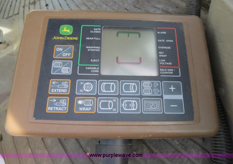 image for item B4822 2004 John Deere 467 round baler