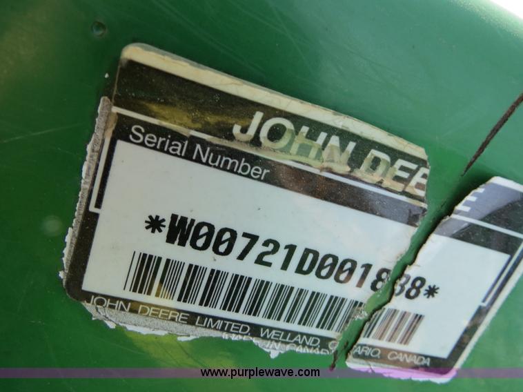 image for item B4822 2004 John Deere 467 round baler