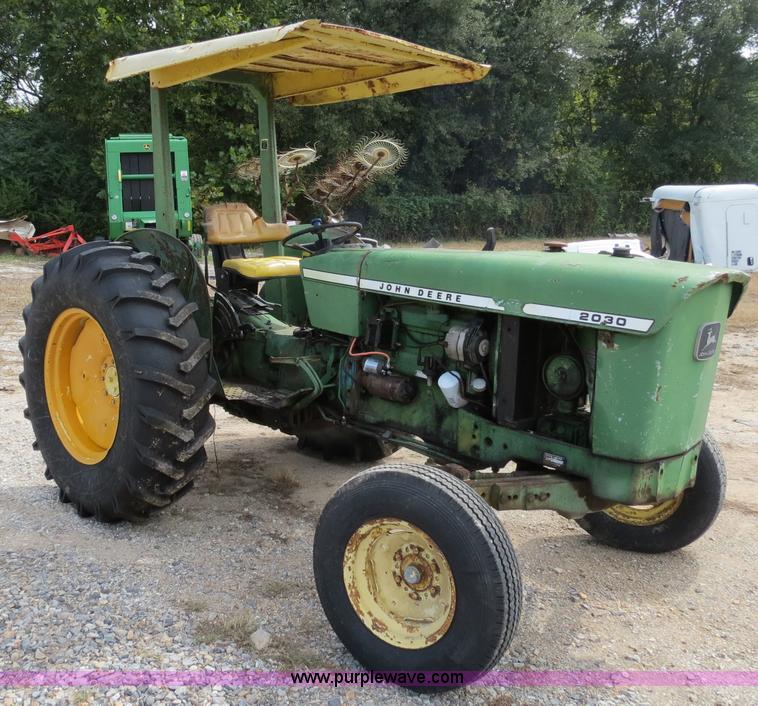 image for item B4823 1974 John Deere 2030 tractor