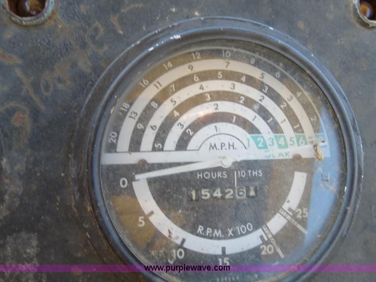 image for item B4823 1974 John Deere 2030 tractor