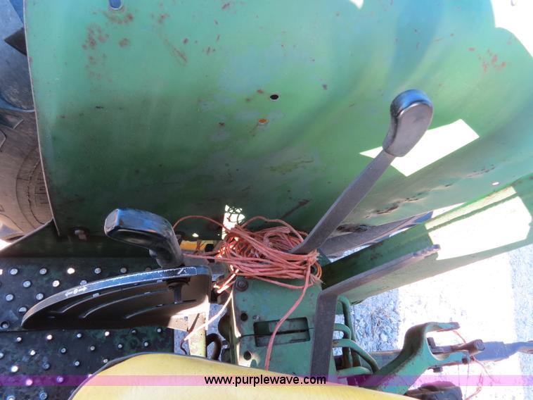 image for item B4823 1974 John Deere 2030 tractor