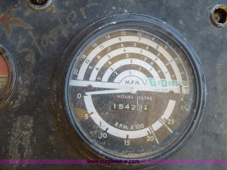 image for item B4823 1974 John Deere 2030 tractor