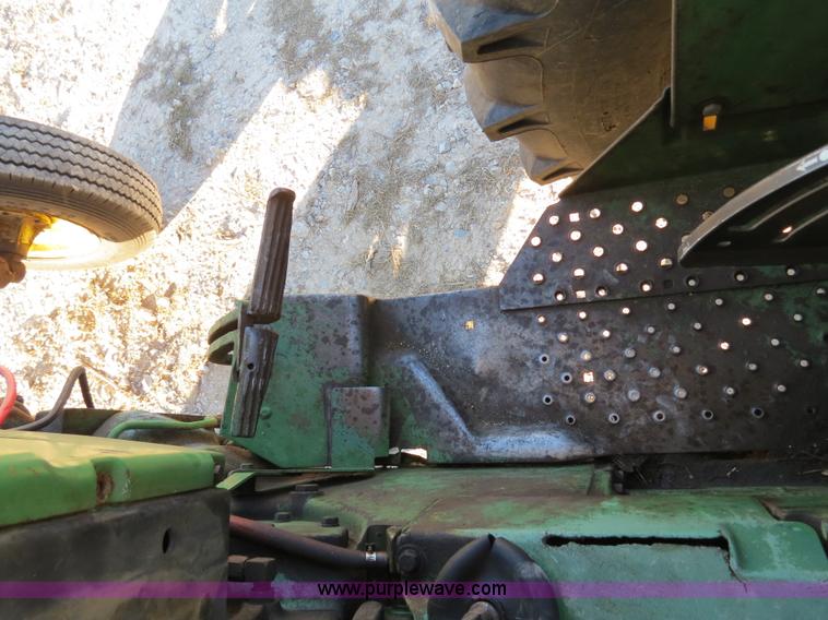 image for item B4823 1974 John Deere 2030 tractor