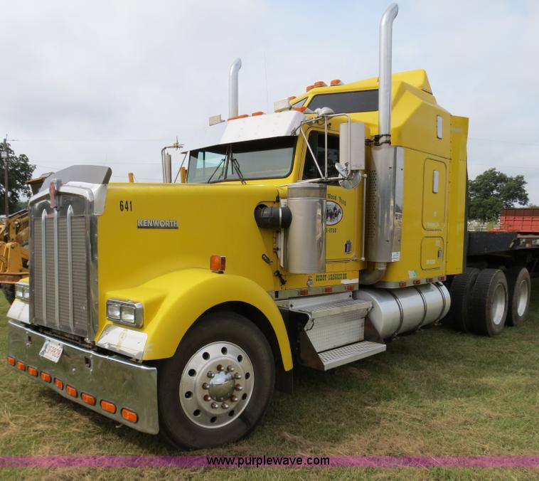 image for item B4825 1994 Kenworth W900B semi truck