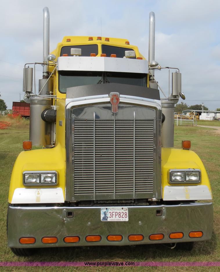 image for item B4825 1994 Kenworth W900B semi truck