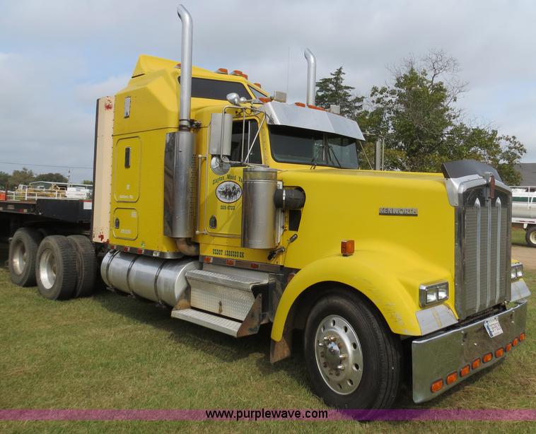 image for item B4825 1994 Kenworth W900B semi truck