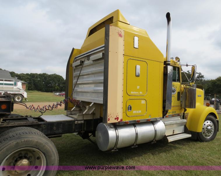 image for item B4825 1994 Kenworth W900B semi truck