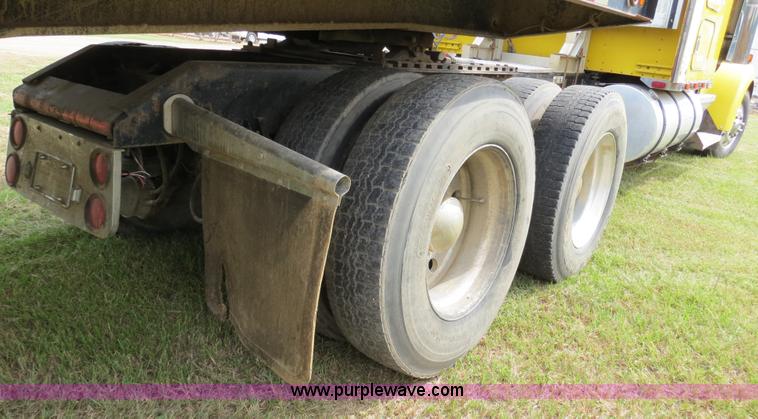 image for item B4825 1994 Kenworth W900B semi truck