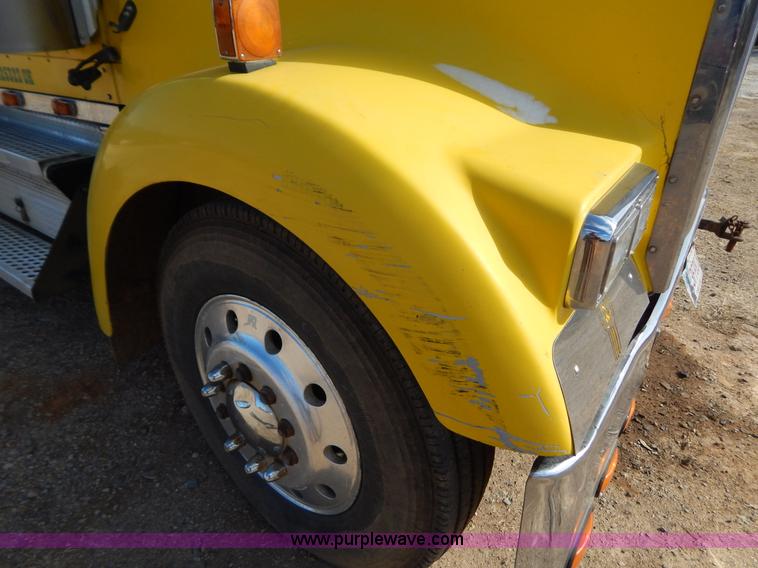 image for item B4825 1994 Kenworth W900B semi truck