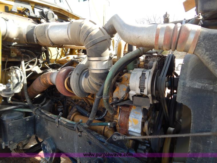 image for item B4825 1994 Kenworth W900B semi truck