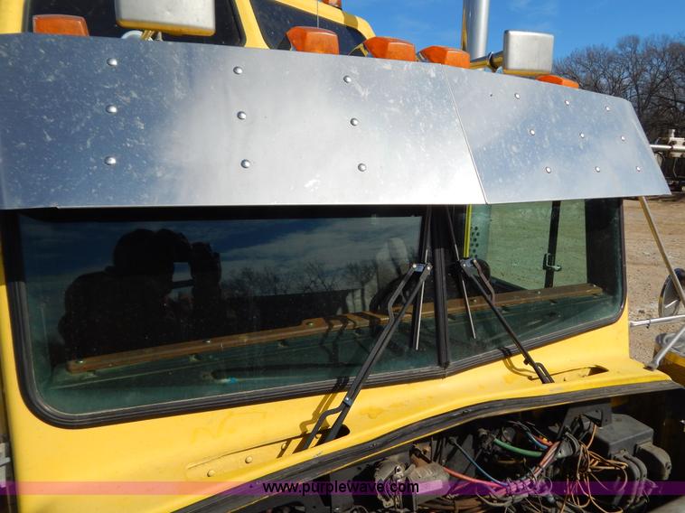 image for item B4825 1994 Kenworth W900B semi truck