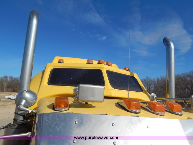 image for item B4825 1994 Kenworth W900B semi truck