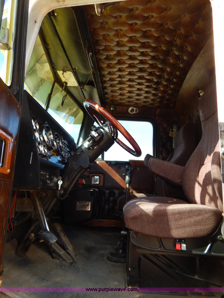 image for item B4825 1994 Kenworth W900B semi truck