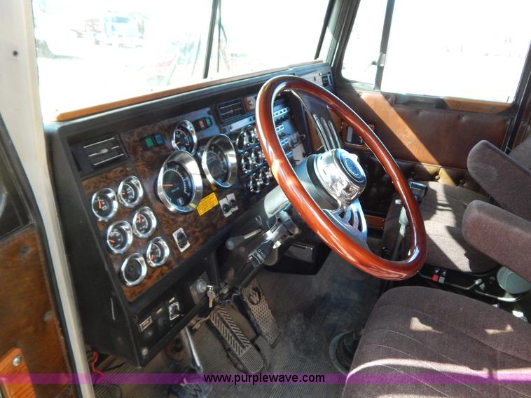 image for item B4825 1994 Kenworth W900B semi truck