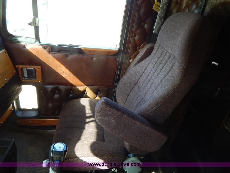 image for item B4825 1994 Kenworth W900B semi truck