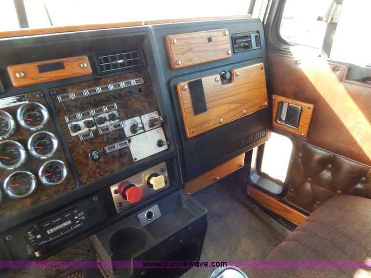 image for item B4825 1994 Kenworth W900B semi truck