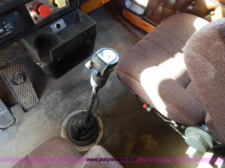 image for item B4825 1994 Kenworth W900B semi truck