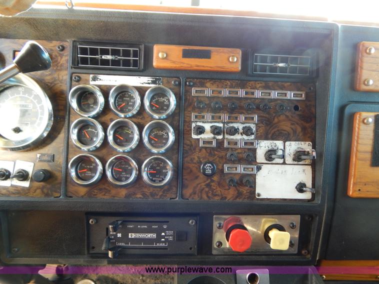 image for item B4825 1994 Kenworth W900B semi truck