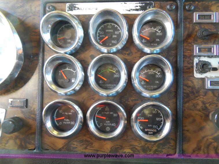 image for item B4825 1994 Kenworth W900B semi truck